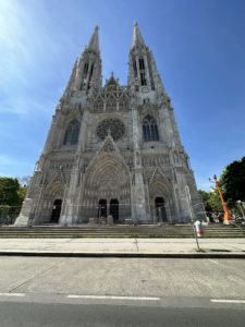 Die Votivkirche in Wien erstrahlt in neuem Glanz