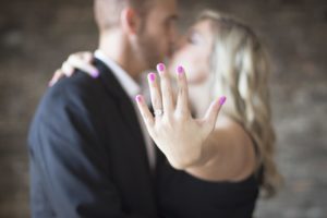 Einen passenden Verlobungsring für den Heiratsantrag finden