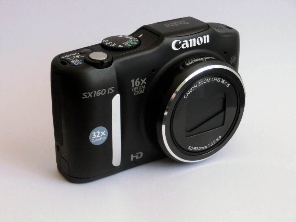 Canon PowerShot SX160 IS - Die günstige 16-Megapixel-Digitalkamera und Nachfolgerin der SX150 IS im Test. Sie bietet viel Leistung zum kleinen Preis