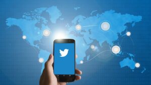 Über 10.000 Menschen folgen General Viereck auf Twitter