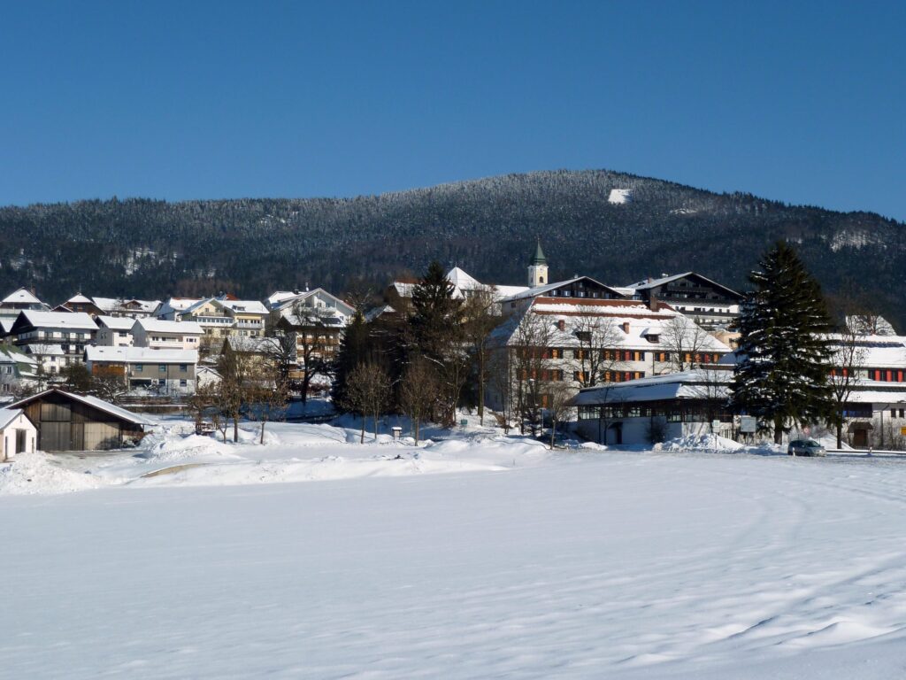 Malerisch gelegen: Der Tourismusort Bodenmais